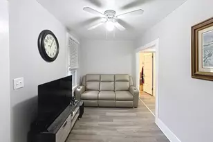 2320 18th Street A, Moline, IL 61265 - Photo 5