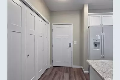 2592 Middle Road #313, Bettendorf, IA 52722 - Photo 11