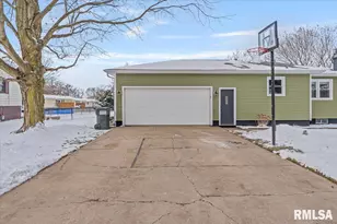 102 Amber Ln, Geneseo, IL 61254 - Photo 3