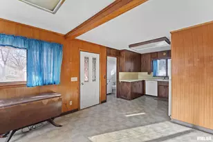 2709 16th St, Moline, IL 61265 - Photo 11