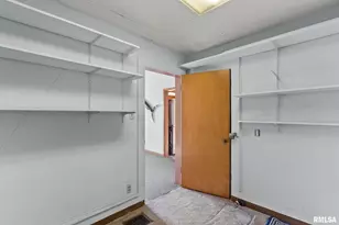 2709 16th St, Moline, IL 61265 - Photo 9