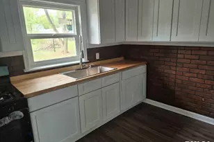 221 McKinley St, Hooppole, IL 61258 - Photo 9