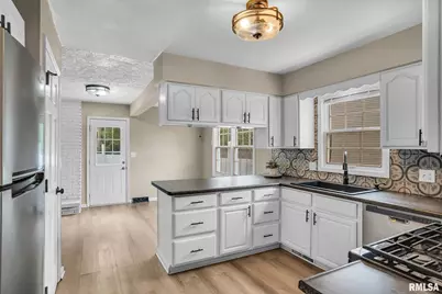 3044 Jersey Ridge Rd Road, Davenport, IA 52807 - Photo 11