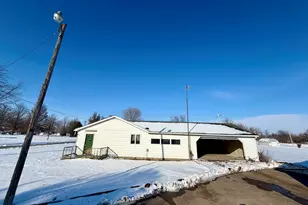 405 234th St St, Aledo, IL 61231 - Photo 29