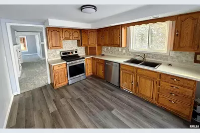 405 234th St Street, Aledo, IL 61231 - Photo 11