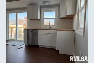 2113 N Marquette St Street, Davenport, IA 52806 - Photo 11