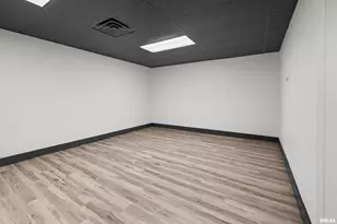 2400 24th St, Rock Island, IL 61201 - Photo 15