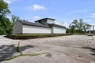 2400 24th St, Rock Island, IL 61201 - Photo 5