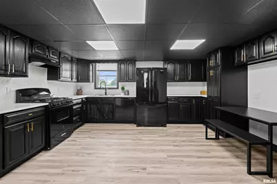 2400 24th Street, Rock Island, IL 61201 - Photo 25