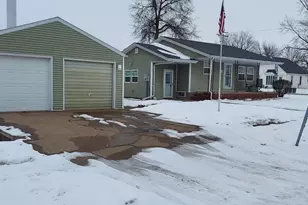 201 W E St, Alpha, IL 61413 - Photo 7