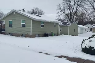 201 W E St, Alpha, IL 61413 - Photo 5