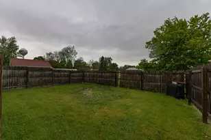 116 W Garfield St, Kewanee, IL 61443 - Photo 5