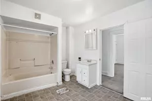 1306 17th St, Moline, IL 61265 - Photo 13