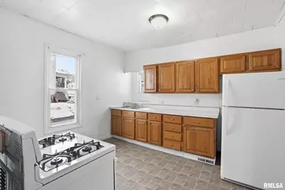1306 17th Street, Moline, IL 61265 - Photo 9
