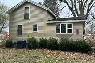 417 NE 2nd St, Galva, IL 61434 - Photo 3