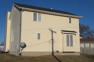 313 Sullivan Dr, Colona, IL 61241 - Photo 3