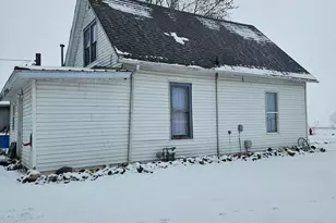 201 E May St, Joy, IL 61260 - Photo 3