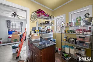 1624 14 1/2 St, Rock Island, IL 61201 - Photo 5