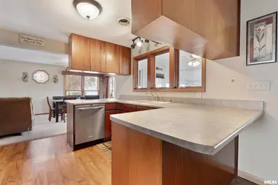 4523 S Concord Street, Davenport, IA 52802 - Photo 7