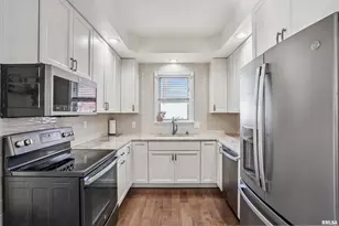 404 S College Ave, Aledo, IL 61231 - Photo 9