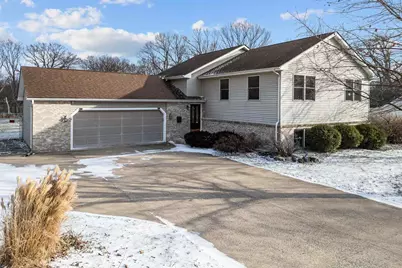 2916 44th St Street, Moline, IL 61265 - Photo 1