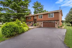 25622 1st Ave, Hinsdale, IL 61257 - Photo 1