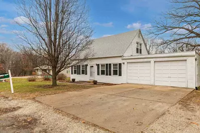 608 7th Avenue, Silvis, IL 61282 - Photo 1
