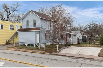 910 18th Ave Avenue, Rock Island, IL 61201 - Photo 1