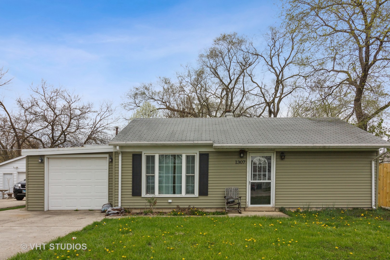 1307 Loral Ave, Joliet, IL 60435 - MLS 10698263 - Coldwell Banker