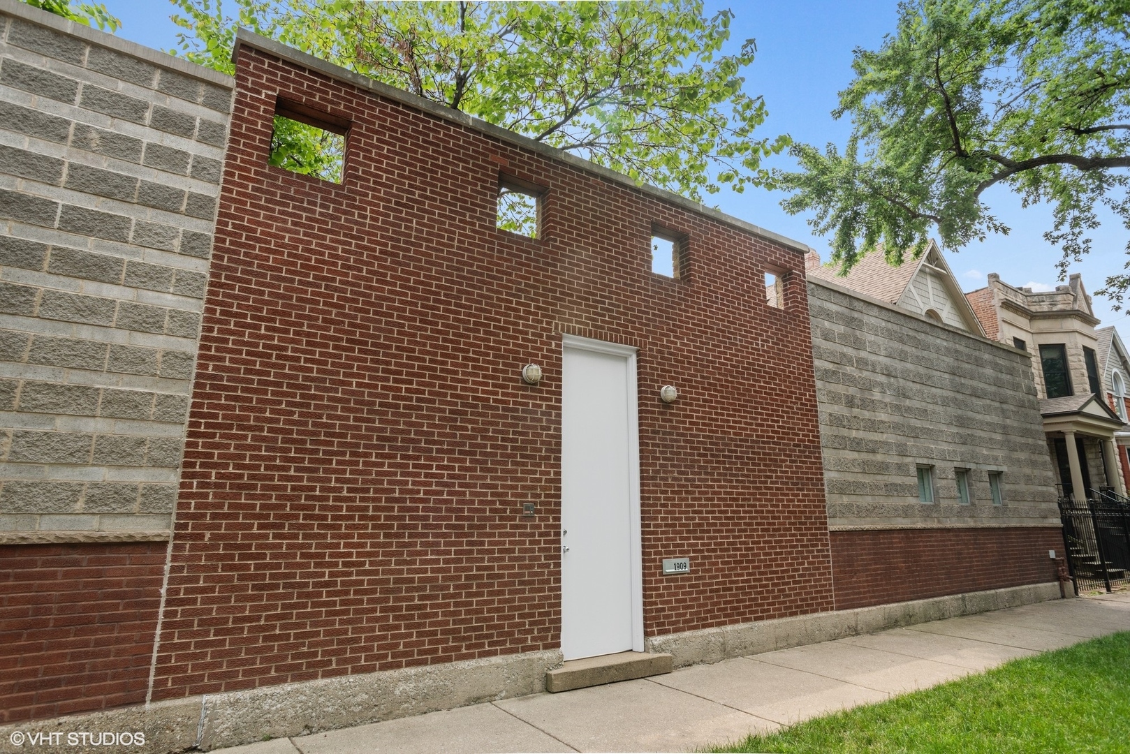 1909 N Oakley Ave, Chicago, IL 60647 - MLS 11171631 - Coldwell Banker