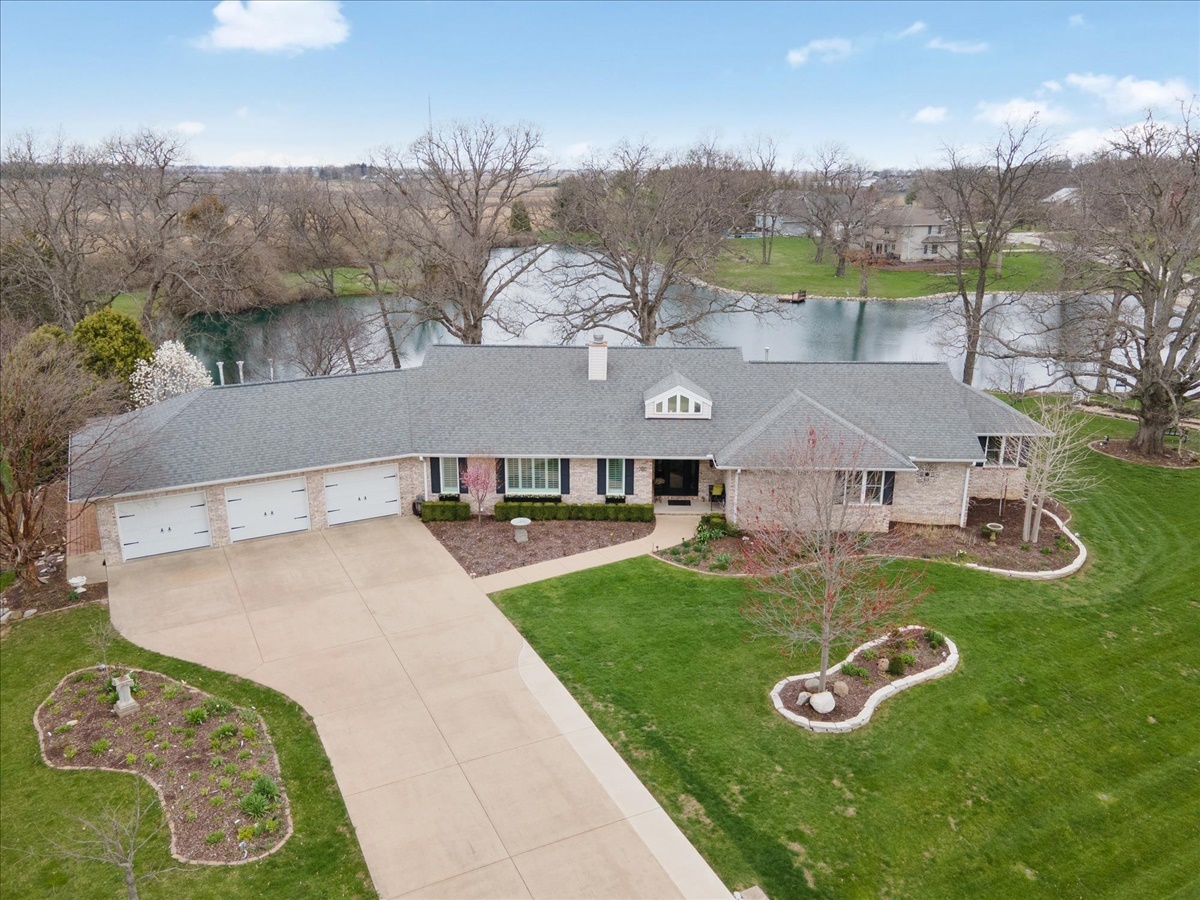 535 Deer Lakes Dr, Goodfield, IL 61742 MLS 11374429 Coldwell Banker