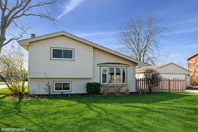 420 Flint Trail, Carol Stream, IL 60188 - Photo 1