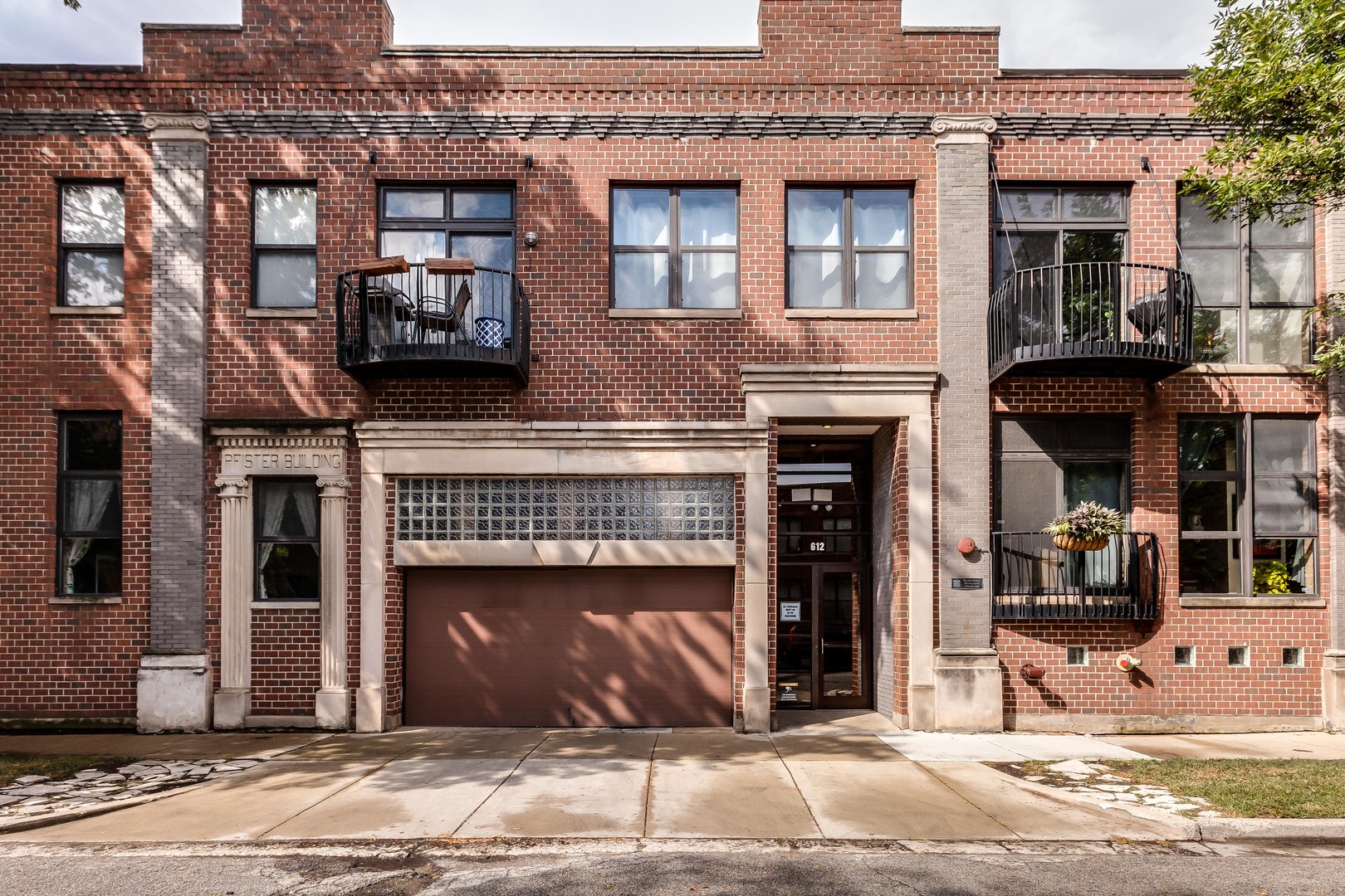 612 N Oakley Ave #109, Chicago, IL 60612 - MLS 11420477 - Coldwell Banker