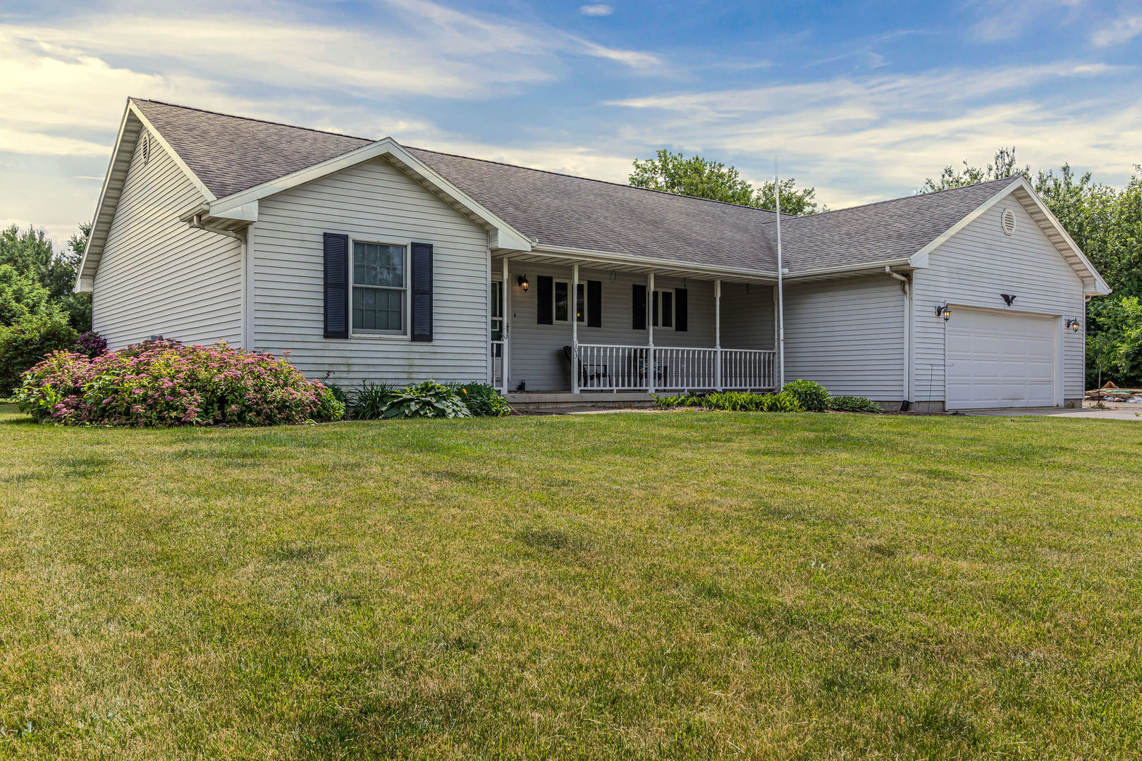 103 W Stahl Dr, Philo, IL 61864 MLS 11430627 Coldwell Banker