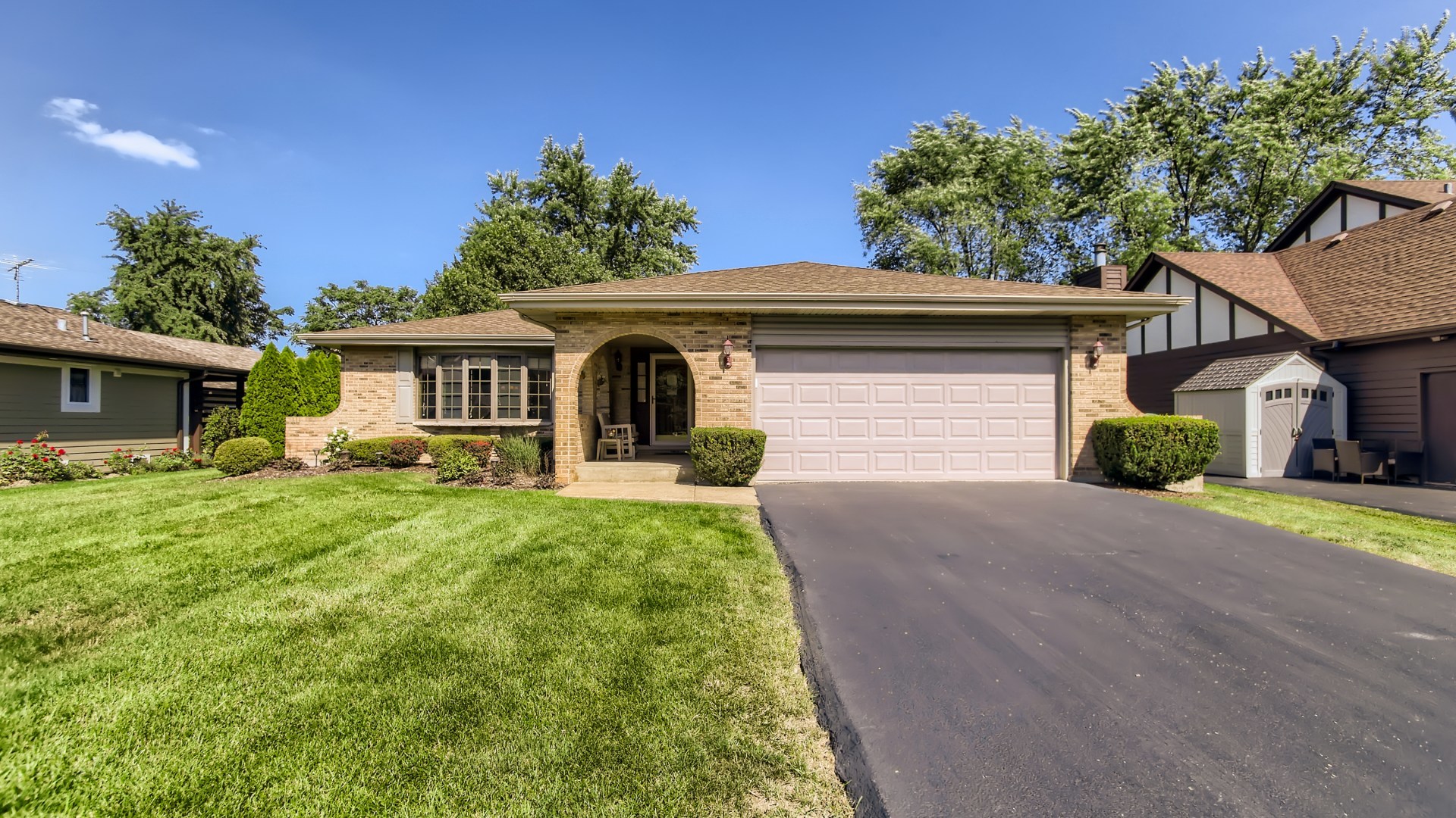 517 6th St, Lemont, IL 60439 - MLS 11470602 - Coldwell Banker