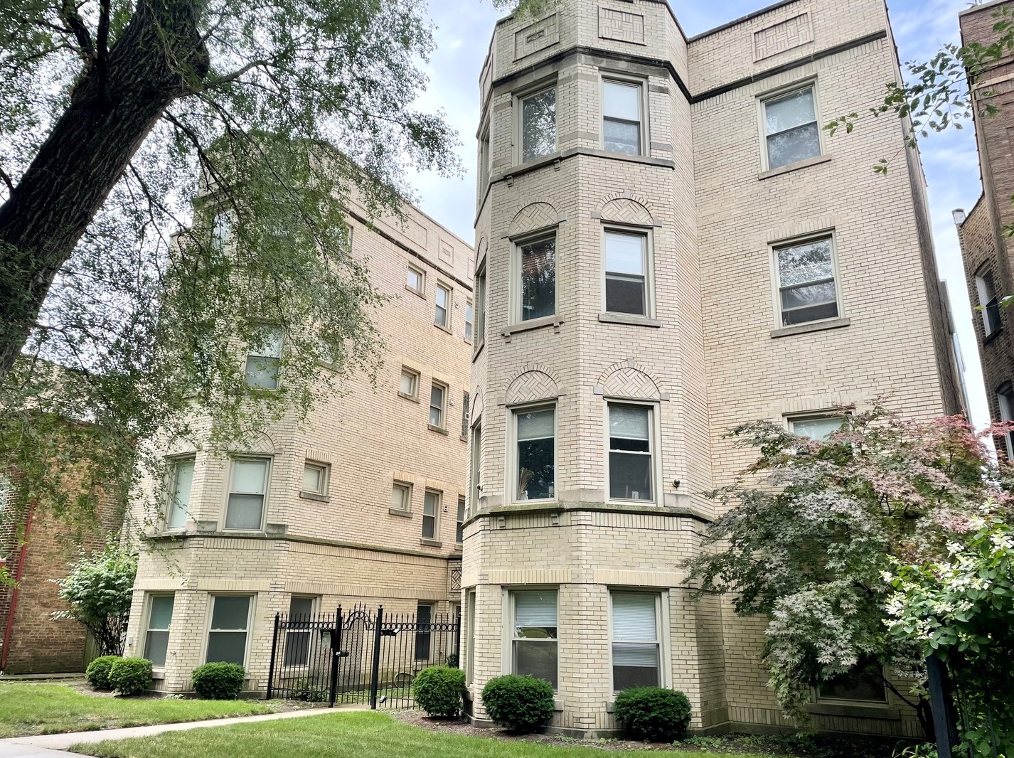 7434 N Oakley Ave #G, Chicago, IL 60645 - MLS 11486791 - Coldwell Banker