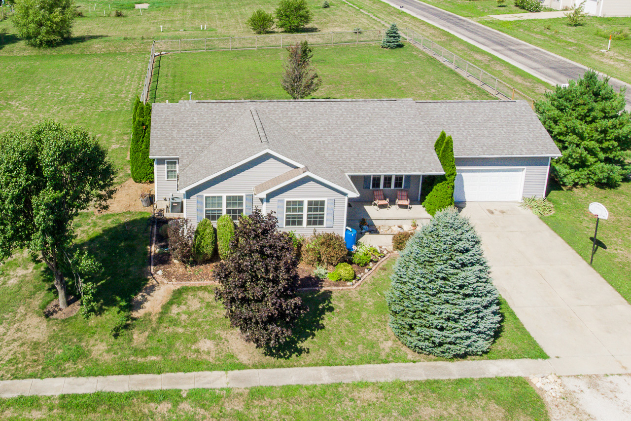 104 Woosley Dr, Carlock, IL 61725 MLS 11487605 Coldwell Banker