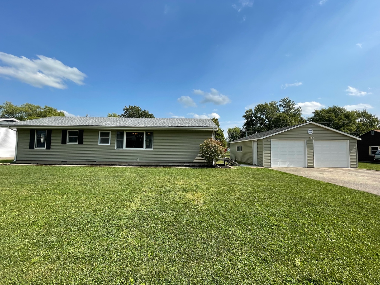 309 Oaks Dr, Atwood, IL 61913 MLS 11628999 Coldwell Banker