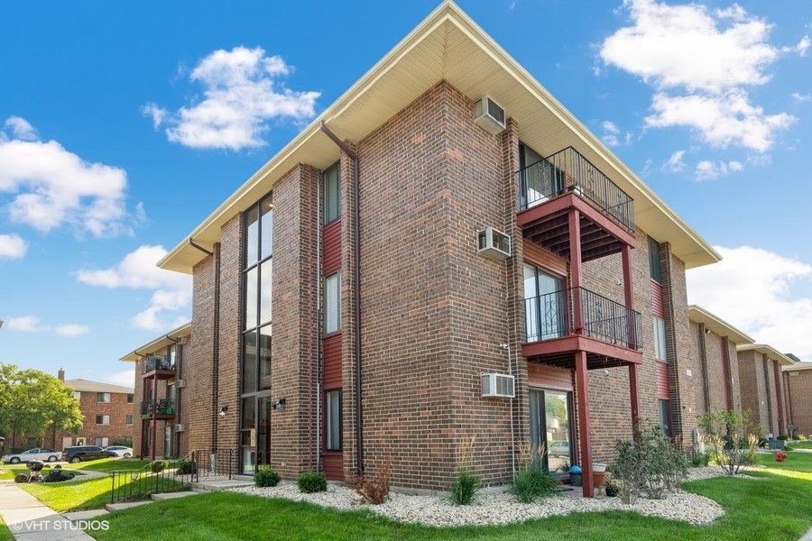 15712 Terrace Dr RO1, Oak Forest, IL 60452 MLS 11634259 Coldwell
