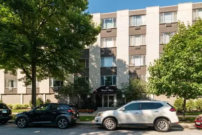 201 S Maple Avenue #109, Oak Park, IL 60302 - Photo 1