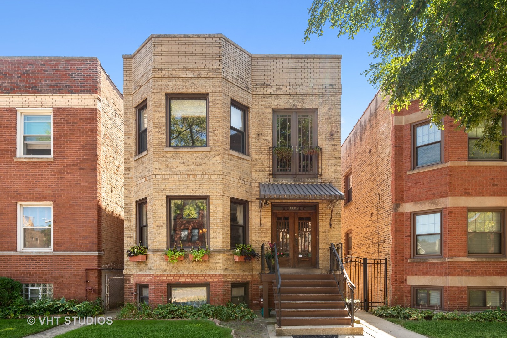 2205 W Leland Ave, Chicago, IL 60625 - MLS 11694421 - Coldwell Banker