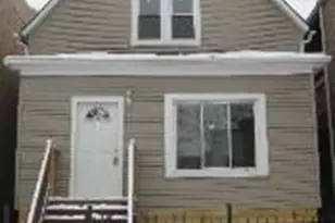 421 S Kilbourn Ave, Chicago, IL 60624 - Photo 1