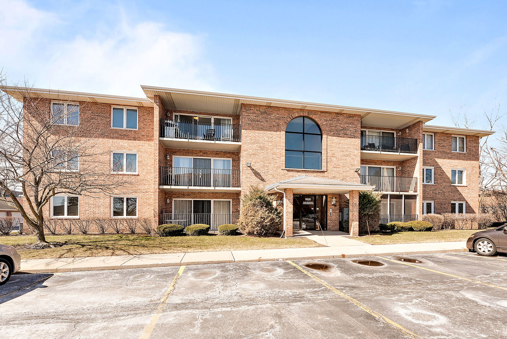 5620 158th St 209, Oak Forest, IL 60452 MLS 11739017 Coldwell Banker