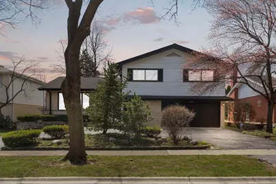 1205 W Robin Lane, Mount Prospect, IL 60056 - Photo 1
