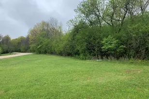 40404 Belle Foret Dr, Wadsworth, IL 60083 - Photo 1