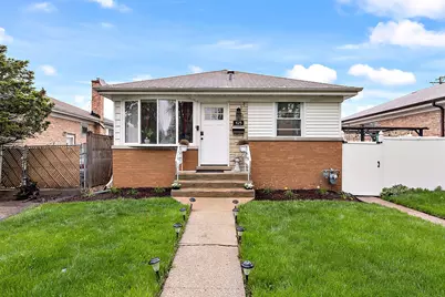 425 Englewood Avenue, Bellwood, IL 60104 - Photo 1