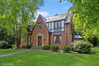 1345 Lake Rd - Lake Forest, IL 