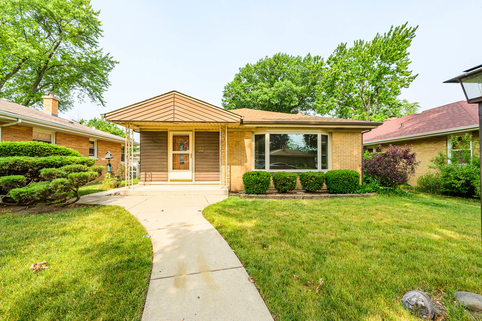 8838 Luna Ave Morton Grove Il 60053 Mls 11810857 Coldwell Banker