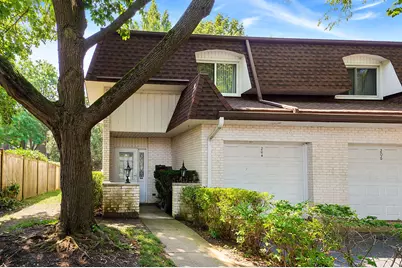 204 Pin Oak Drive #204, Wilmette, IL 60091 - Photo 1