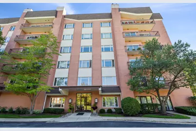 211 Rivershire Lane #503, Lincolnshire, IL 60069 - Photo 1